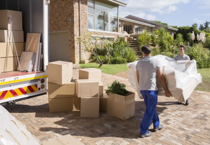Benefits Of Using A Moving Company Versus Moving By Yourself