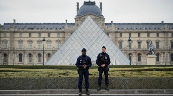 Louvre Museum Robbery Louvre Museum Robbery